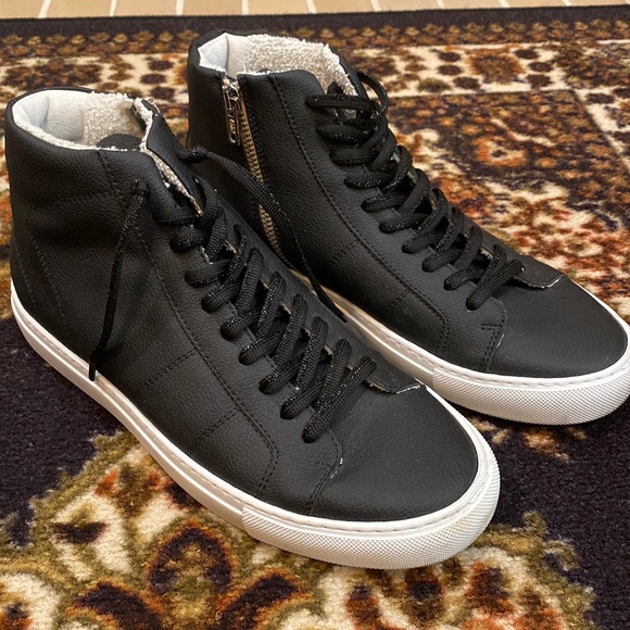 P448 Re:new sneakers EUC - sz 40 - Picture 1 of 9